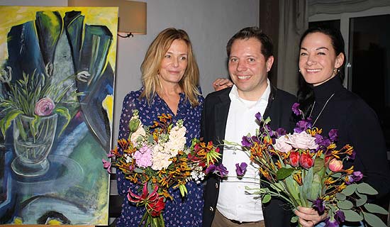 Mon Müllerschoen (MM Art-Management), Christian Bär (Hoteldirektor Alpenhof Murnau, re.), und Charlotte von Oeynhausen @ „Kunst-Wochenende auf dem Lande“ @ Präsentation der Kunstwirte 2020 (©Foto: Martin Schmitz)